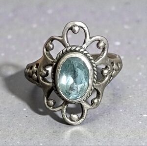 .925 Sterling Silver Ring with Light Blue Topaz* Stone ♡ Size 6